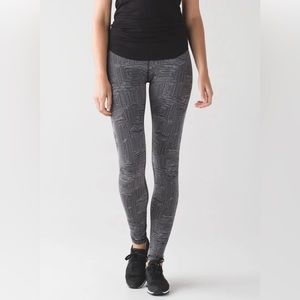 Lululemon Leggings Womens 4 Black White Geo Print